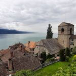 Le village de Saint-Saphorin, son église et sa fortresse